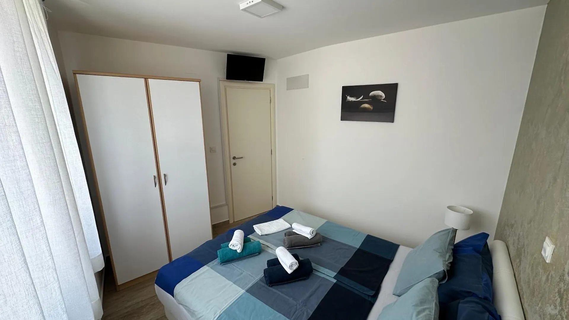 Apartment Marija Njivice 0*,  Croatia